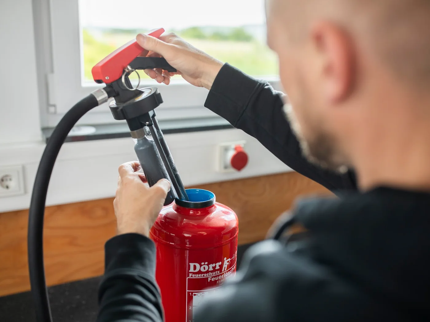 Dörr Feuerschutz – Wartung eines Feuerlöschers